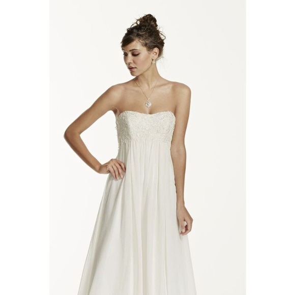 NWT David's Bridal Ivory Empire Crinkle Chiffon Gown with Lace Applique Size 10 - Picture 13 of 13